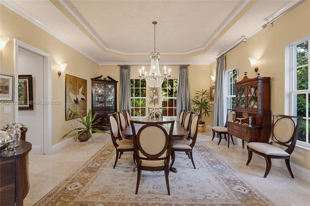 6801 SW 94th St, Pinecrest, FL 33156