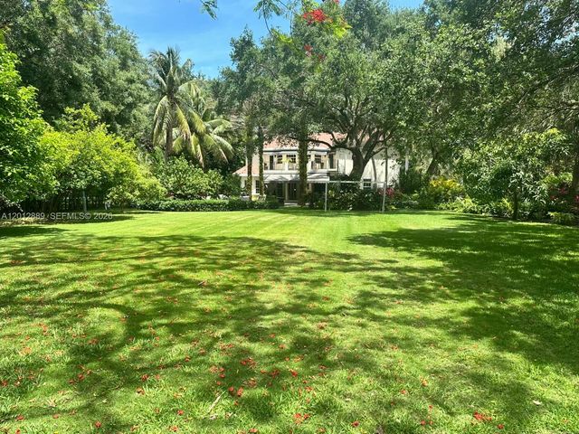 6801 SW 94th St, Pinecrest, FL 33156
