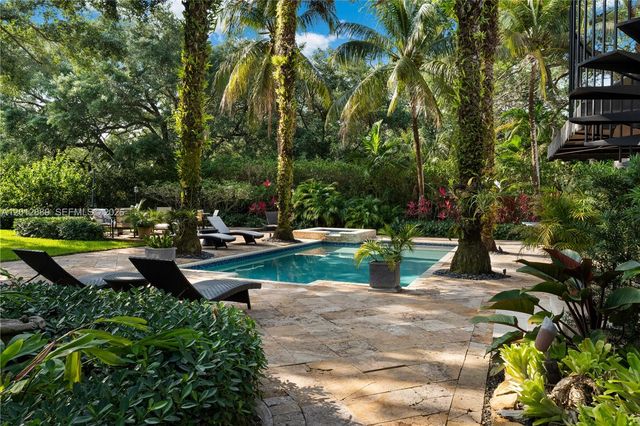 6801 SW 94th St, Pinecrest, FL 33156