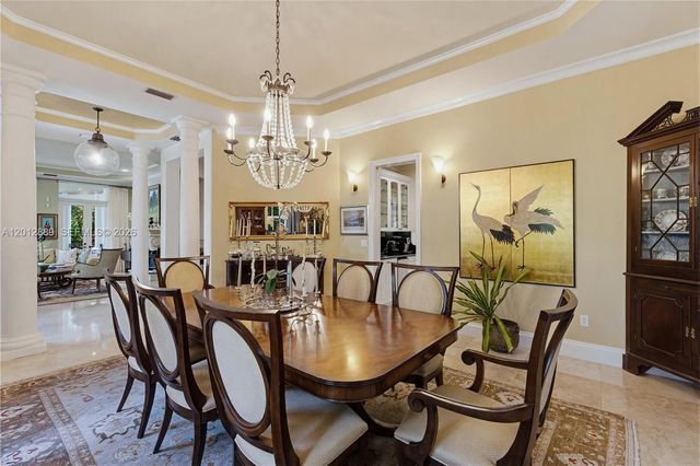 6801 SW 94th St, Pinecrest, FL 33156