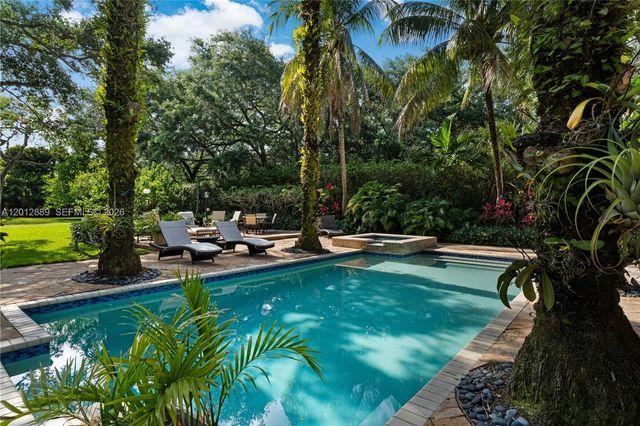 6801 SW 94th St, Pinecrest, FL 33156