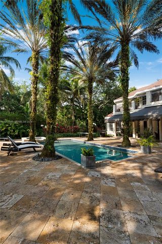 6801 SW 94th St, Pinecrest, FL 33156