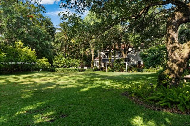6801 SW 94th St, Pinecrest, FL 33156