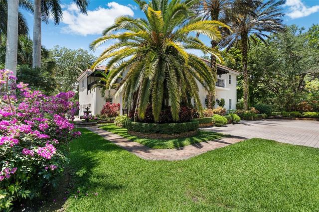 6801 SW 94th St, Pinecrest, FL 33156