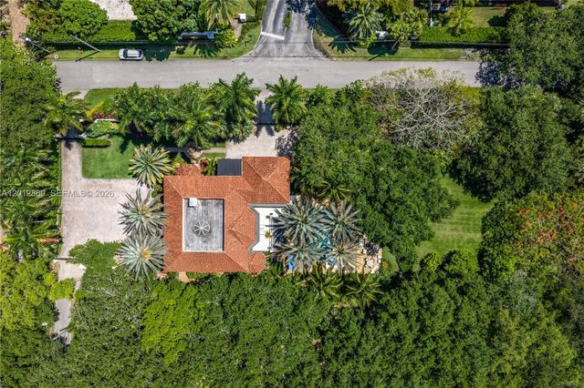 6801 SW 94th St, Pinecrest, FL 33156