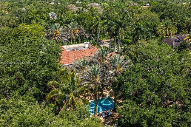 6801 SW 94th St, Pinecrest, FL 33156