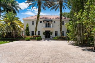 6801 SW 94th St, Pinecrest, FL 33156
