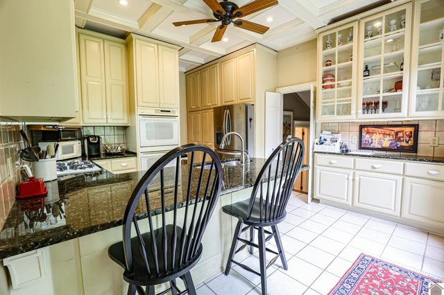116 Country Club Ln, Paducah, KY 42001