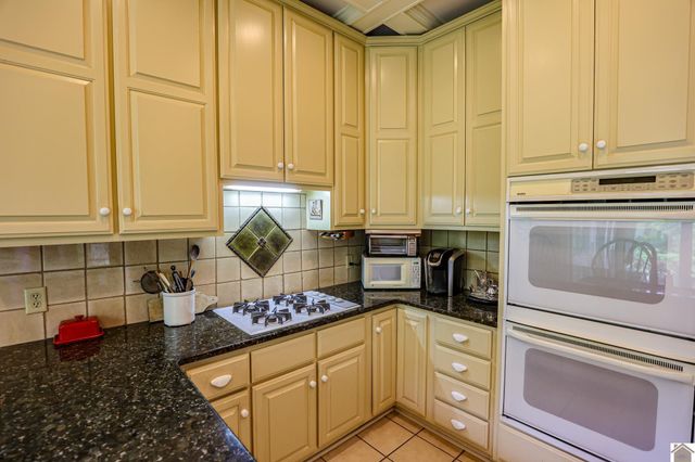 116 Country Club Ln, Paducah, KY 42001