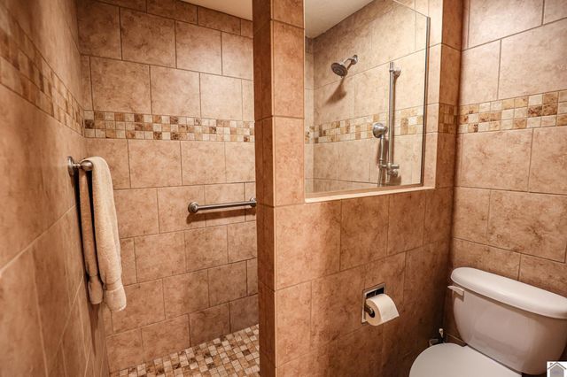 116 Country Club Ln, Paducah, KY 42001