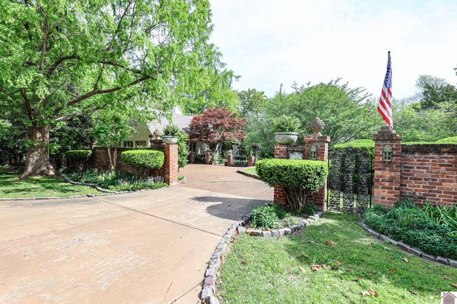 116 Country Club Ln, Paducah, KY 42001