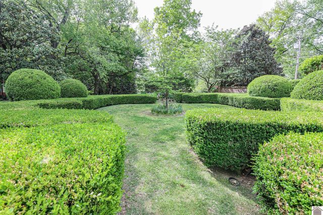 116 Country Club Ln, Paducah, KY 42001