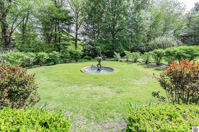 116 Country Club Ln, Paducah, KY 42001
