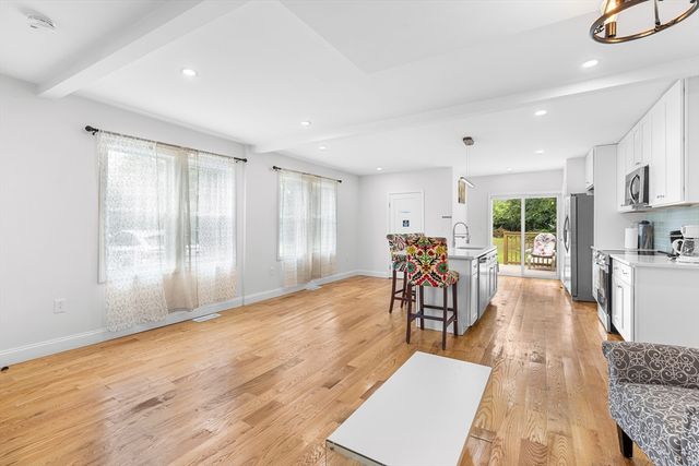 16 N Main St, Avon, MA 02322