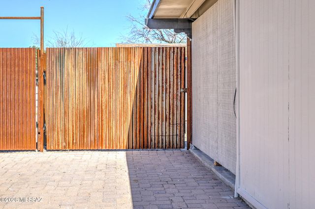 4400 W Ina Road, Tucson, AZ 85741