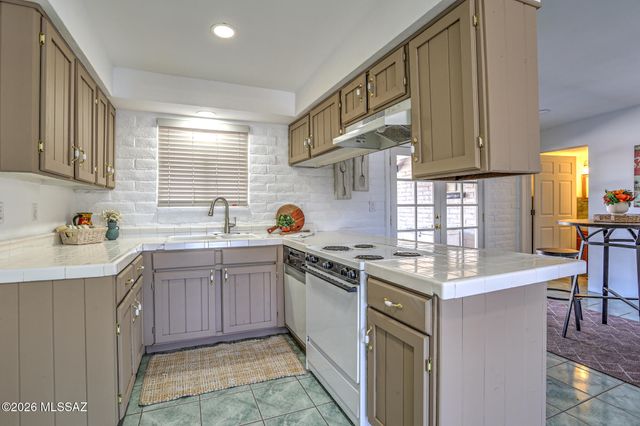 4400 W Ina Road, Tucson, AZ 85741