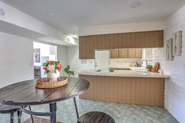 4400 W Ina Road, Tucson, AZ 85741