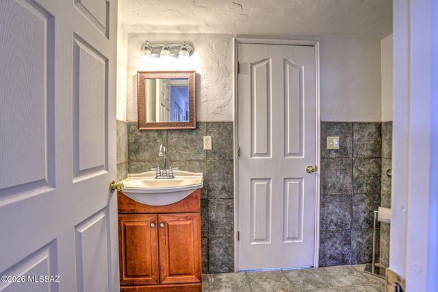 4400 W Ina Road, Tucson, AZ 85741