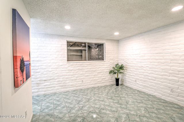 4400 W Ina Road, Tucson, AZ 85741