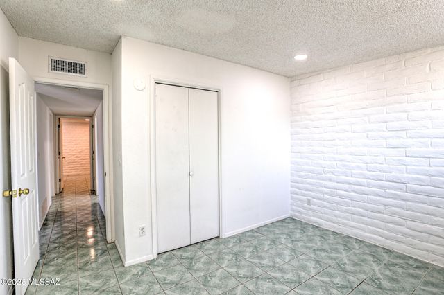 4400 W Ina Road, Tucson, AZ 85741