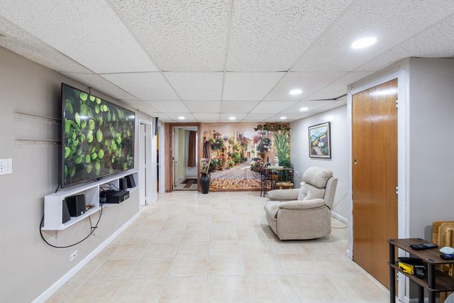 2711 Maple Avenue, Brookfield, IL 60513