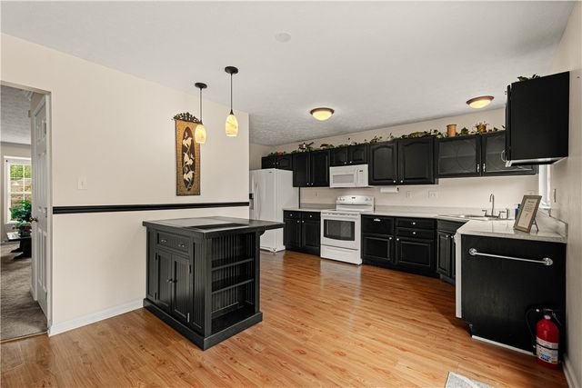 6305 Oyster Bay Ct, Bridgeville, PA 15017