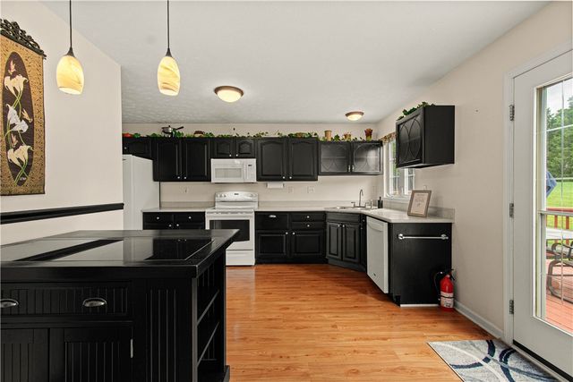 6305 Oyster Bay Ct, Bridgeville, PA 15017