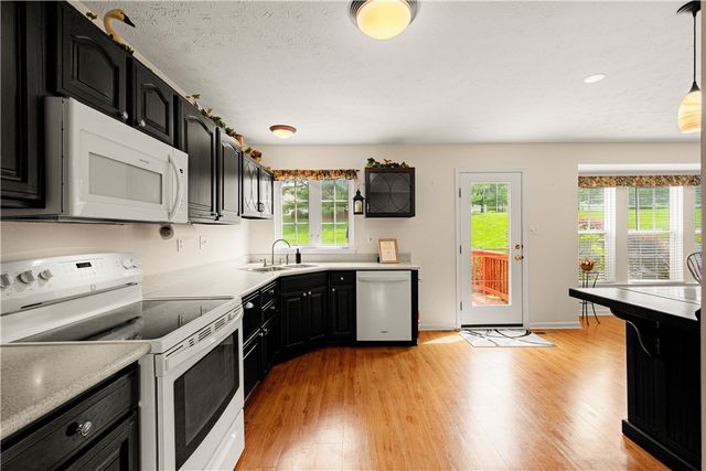 6305 Oyster Bay Ct, Bridgeville, PA 15017