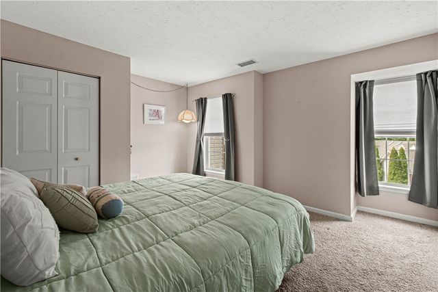 6305 Oyster Bay Ct, Bridgeville, PA 15017