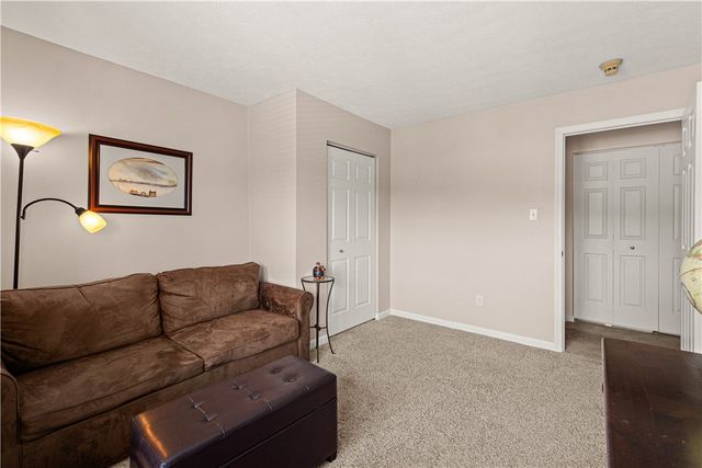 6305 Oyster Bay Ct, Bridgeville, PA 15017