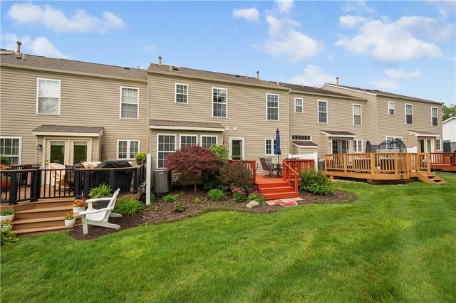 6305 Oyster Bay Ct, Bridgeville, PA 15017