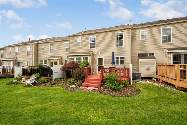 6305 Oyster Bay Ct, Bridgeville, PA 15017
