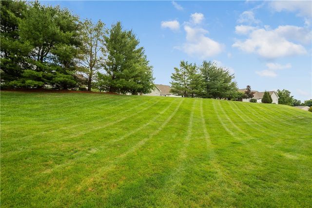 6305 Oyster Bay Ct, Bridgeville, PA 15017