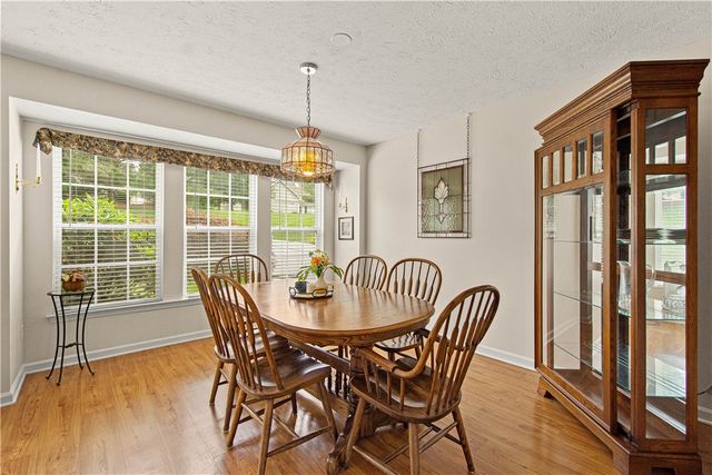 6305 Oyster Bay Ct, Bridgeville, PA 15017