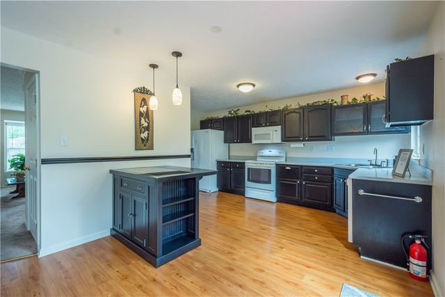 6305 Oyster Bay Ct, Bridgeville, PA 15017