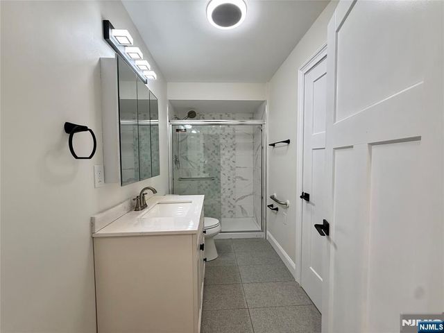 21 Livingston Avenue 1st fl, Lyndhurst, NJ 07071