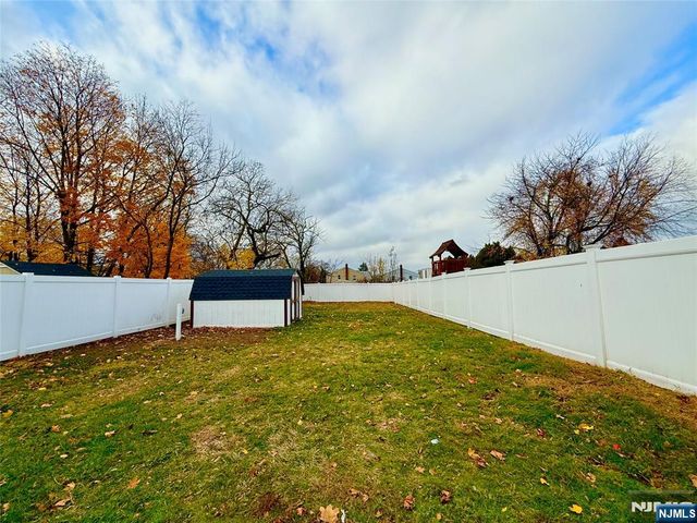 21 Livingston Avenue 1st fl, Lyndhurst, NJ 07071