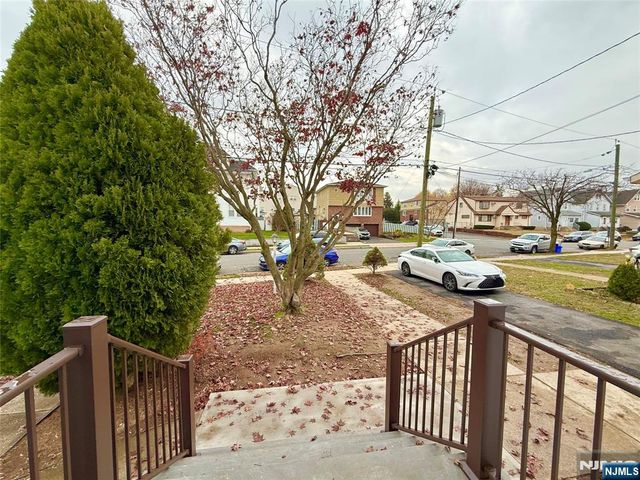 21 Livingston Avenue 1st fl, Lyndhurst, NJ 07071