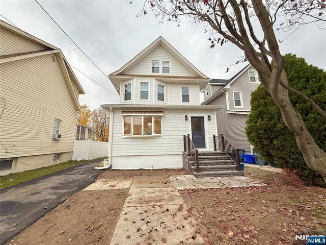 21 Livingston Avenue 1st fl, Lyndhurst, NJ 07071