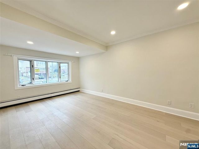 21 Livingston Avenue 1st fl, Lyndhurst, NJ 07071