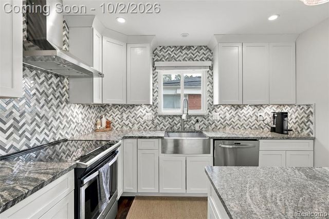 13029 Geoffry Drive, Warren, MI 48088