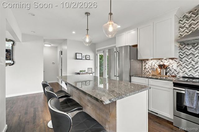 13029 Geoffry Drive, Warren, MI 48088
