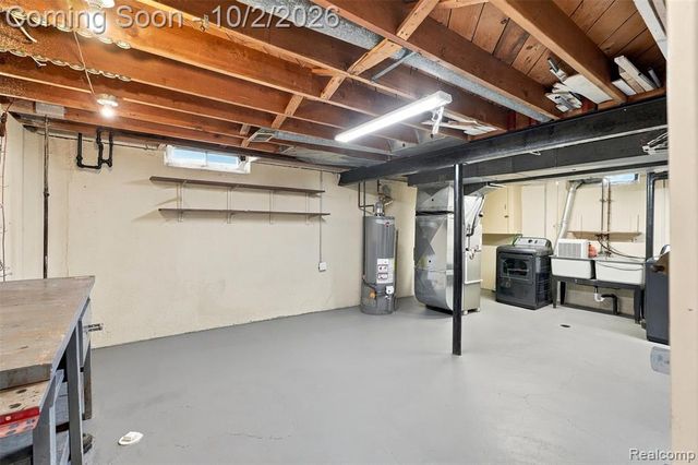 13029 Geoffry Drive, Warren, MI 48088