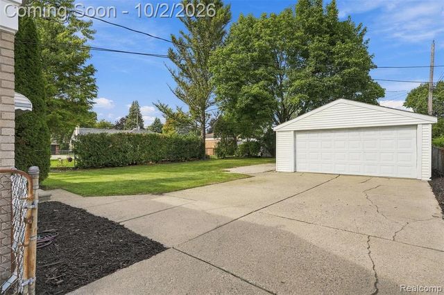 13029 Geoffry Drive, Warren, MI 48088