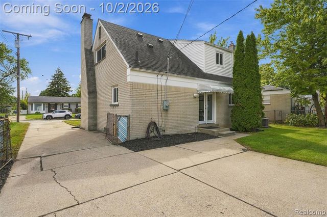 13029 Geoffry Drive, Warren, MI 48088