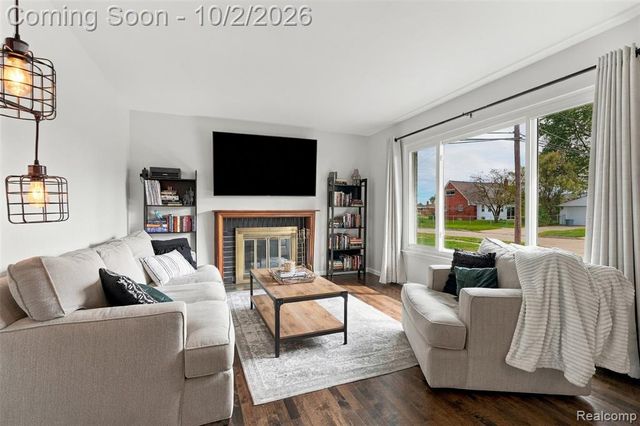 13029 Geoffry Drive, Warren, MI 48088