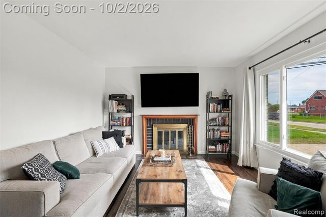 13029 Geoffry Drive, Warren, MI 48088