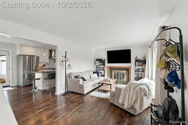 13029 Geoffry Drive, Warren, MI 48088