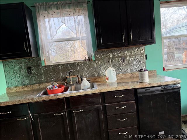 517 E 3rd Street, Okmulgee, OK 74447