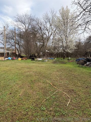 517 E 3rd Street, Okmulgee, OK 74447